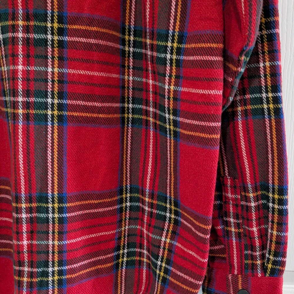 Forever 21 Men's Flannel Long Sleeve Button Down Shirt Jacket, Red Plaid, Large - Picture 13 of 15